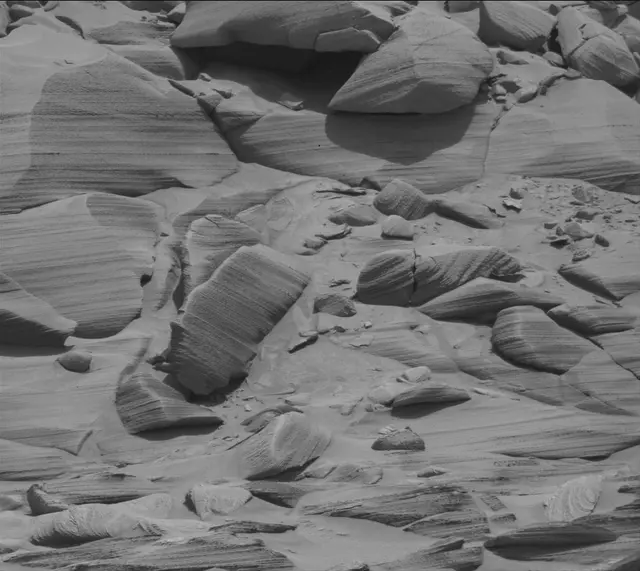 Sol 3758: Mast Camera (Mastcam)