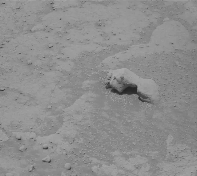 Sol 3758: Mast Camera (Mastcam)