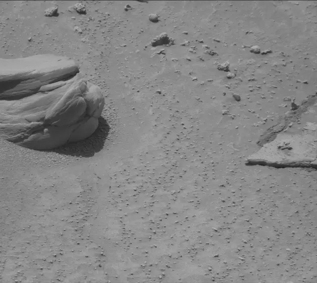 Sol 3759: Mast Camera (Mastcam)