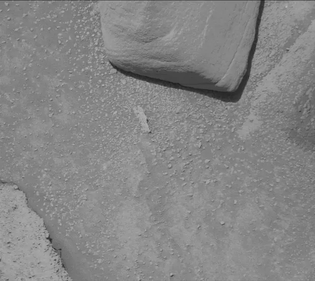 Sol 3763: Mast Camera (Mastcam)
