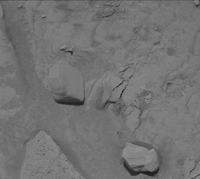 Sol 3769: Mast Camera (Mastcam)