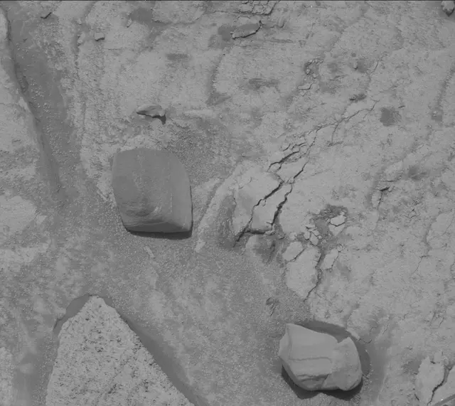 Sol 3769: Mast Camera (Mastcam)