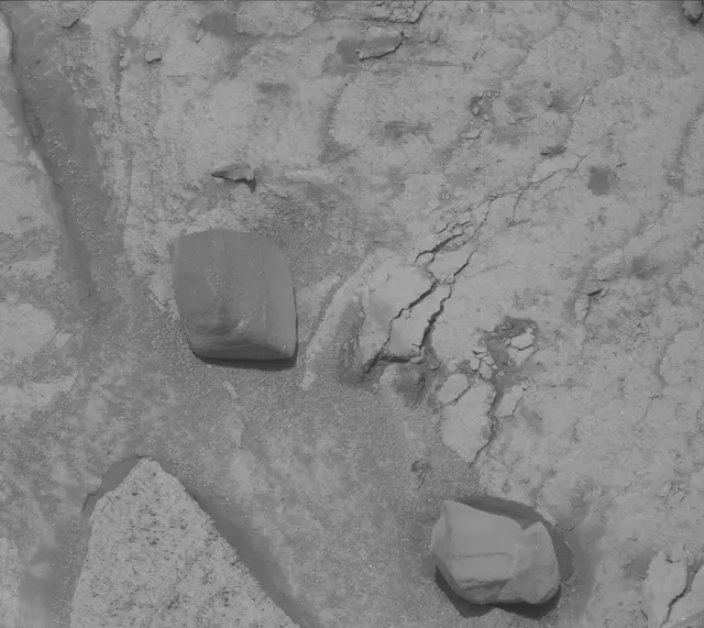 Sol 3769: Mast Camera (Mastcam)
