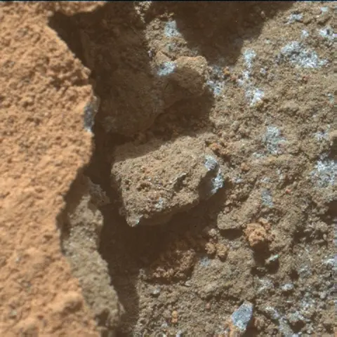 Sol 3769: Mars Hand Lens Imager (MAHLI)