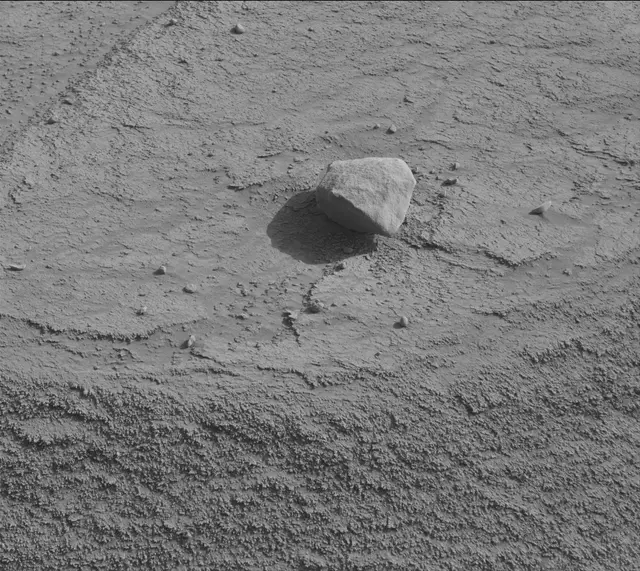 Sol 3771: Mast Camera (Mastcam)