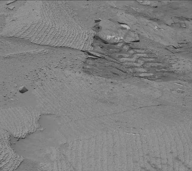 Sol 3774: Mast Camera (Mastcam)