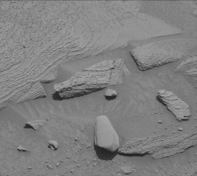 Sol 3774: Mast Camera (Mastcam)