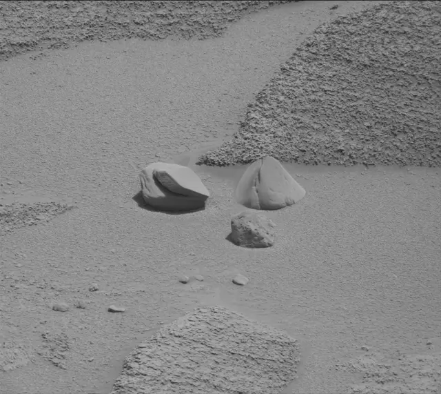 Sol 3774: Mast Camera (Mastcam)