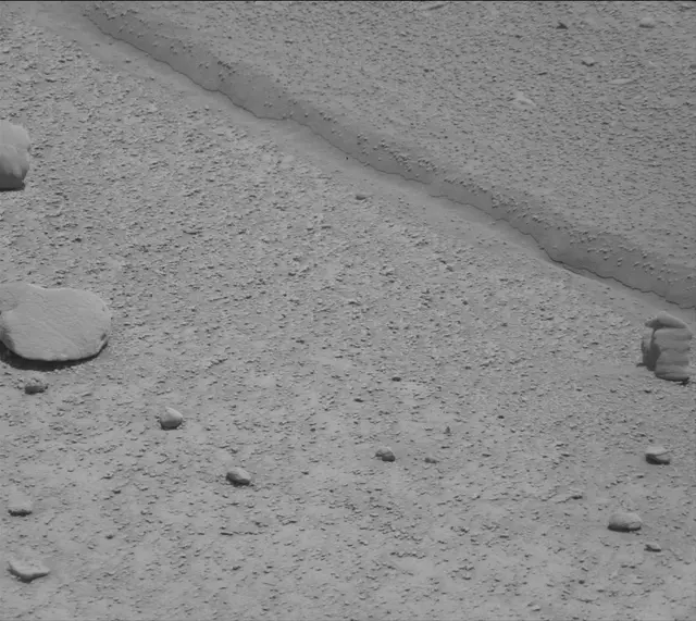 Sol 3776: Mast Camera (Mastcam)