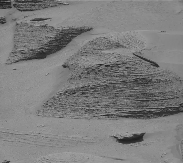 Sol 3778: Mast Camera (Mastcam)