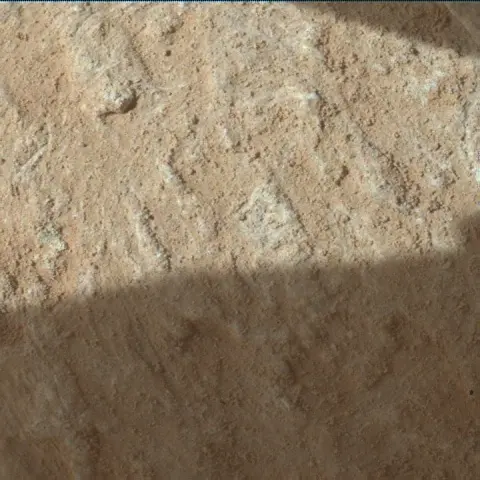 Sol 3778: Mars Hand Lens Imager (MAHLI)