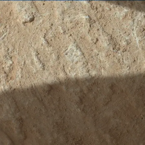Sol 3778: Mars Hand Lens Imager (MAHLI)
