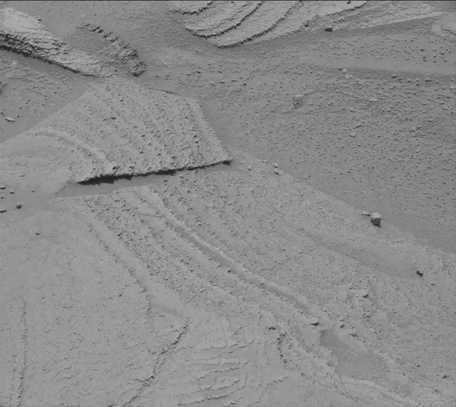 Sol 3781: Mast Camera (Mastcam)