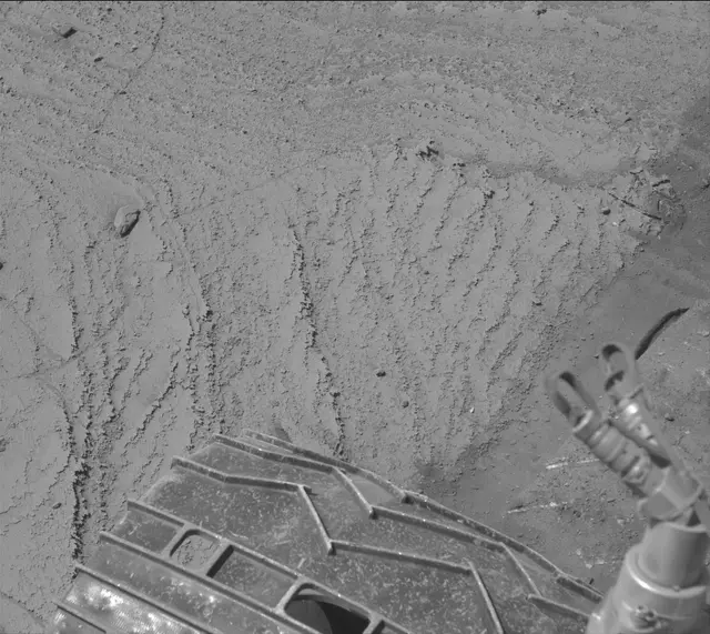 Sol 3781: Mast Camera (Mastcam)