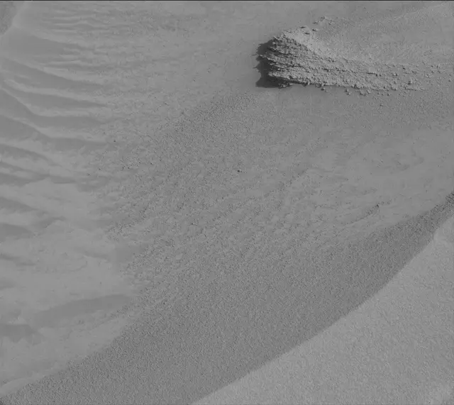 Sol 3781: Mast Camera (Mastcam)