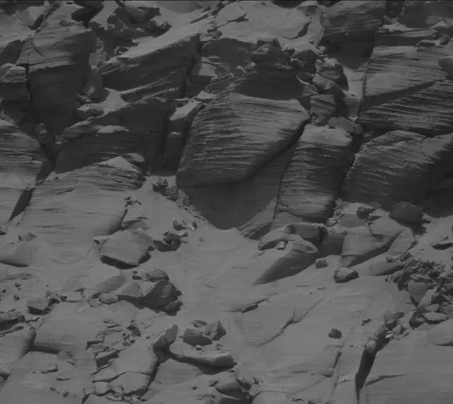 Sol 3781: Mast Camera (Mastcam)