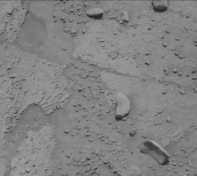 Sol 3781: Mast Camera (Mastcam)