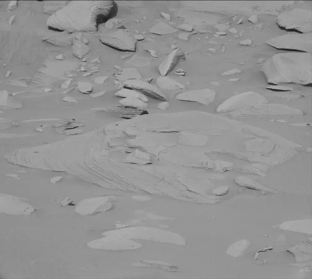 Sol 3783: Mast Camera (Mastcam)