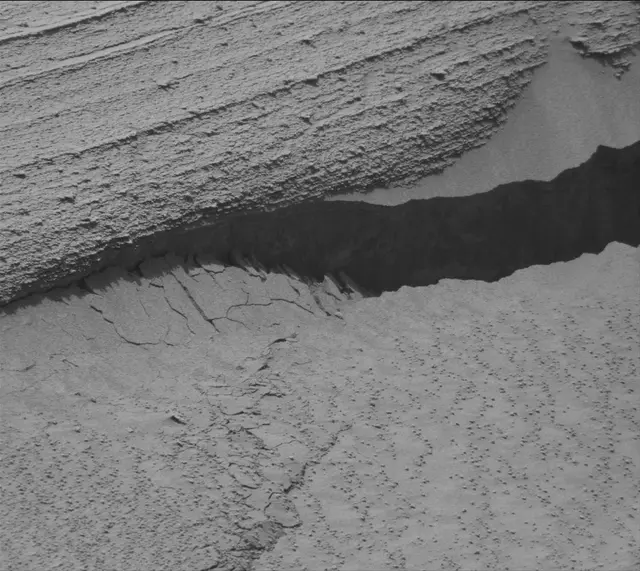 Sol 3783: Mast Camera (Mastcam)