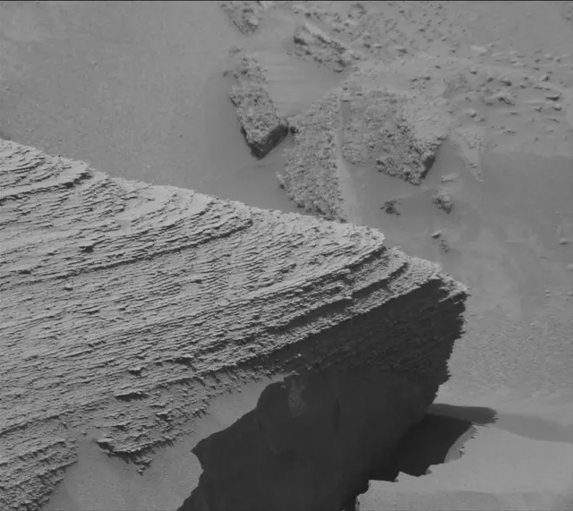 Sol 3783: Mast Camera (Mastcam)