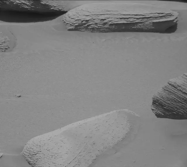 Sol 3786: Mast Camera (Mastcam)