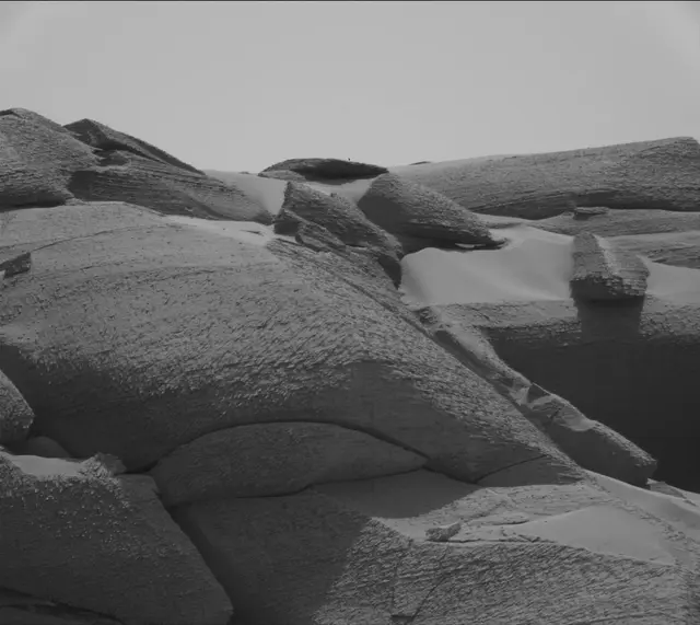 Sol 3786: Mast Camera (Mastcam)