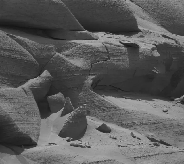 Sol 3786: Mast Camera (Mastcam)
