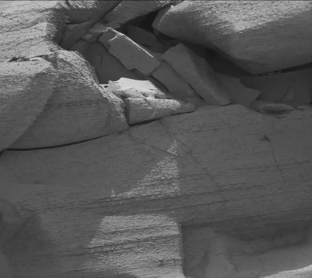 Sol 3786: Mast Camera (Mastcam)