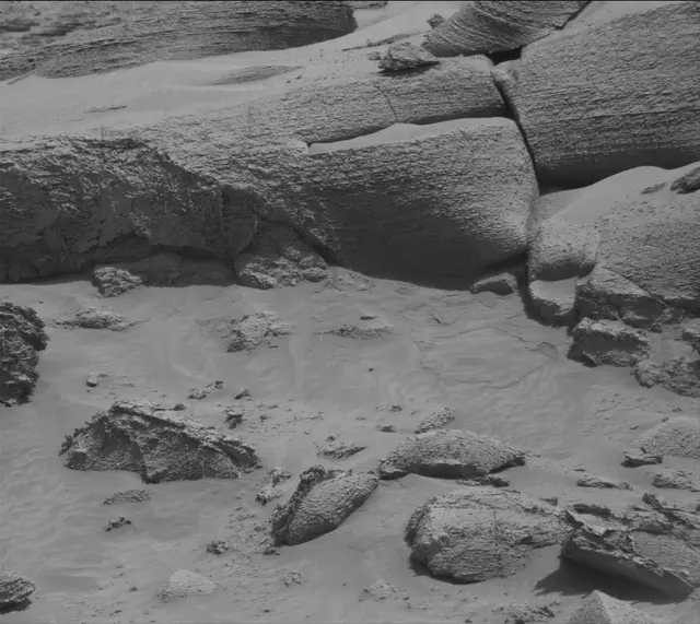 Sol 3786: Mast Camera (Mastcam)