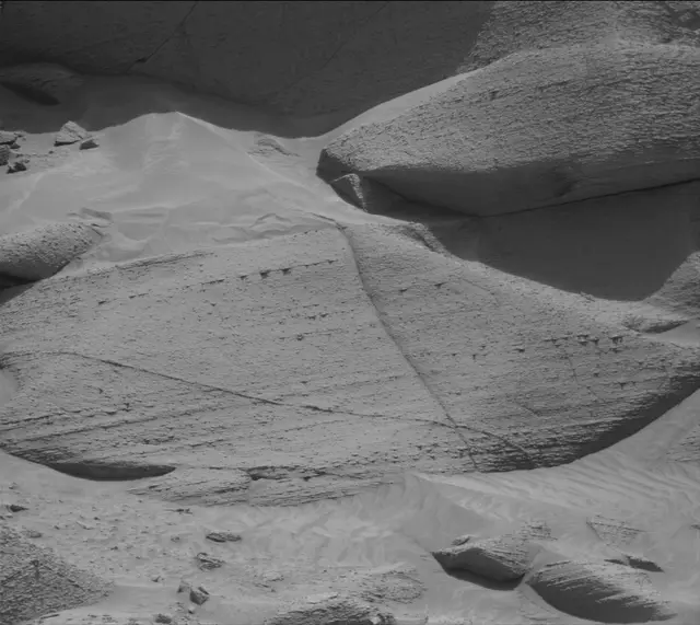Sol 3786: Mast Camera (Mastcam)