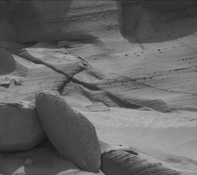 Sol 3786: Mast Camera (Mastcam)
