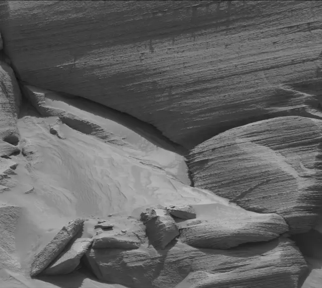 Sol 3786: Mast Camera (Mastcam)