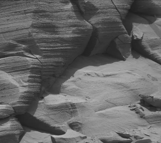 Sol 3786: Mast Camera (Mastcam)
