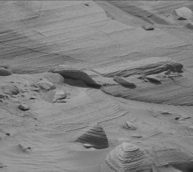 Sol 3786: Mast Camera (Mastcam)