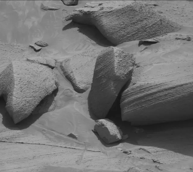Sol 3786: Mast Camera (Mastcam)