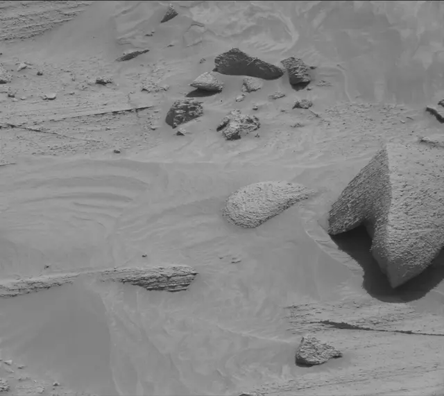 Sol 3786: Mast Camera (Mastcam)