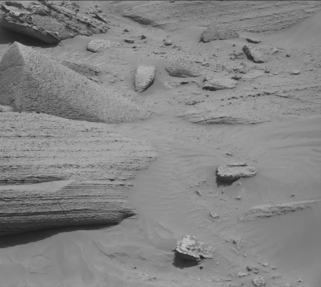 Sol 3786: Mast Camera (Mastcam)