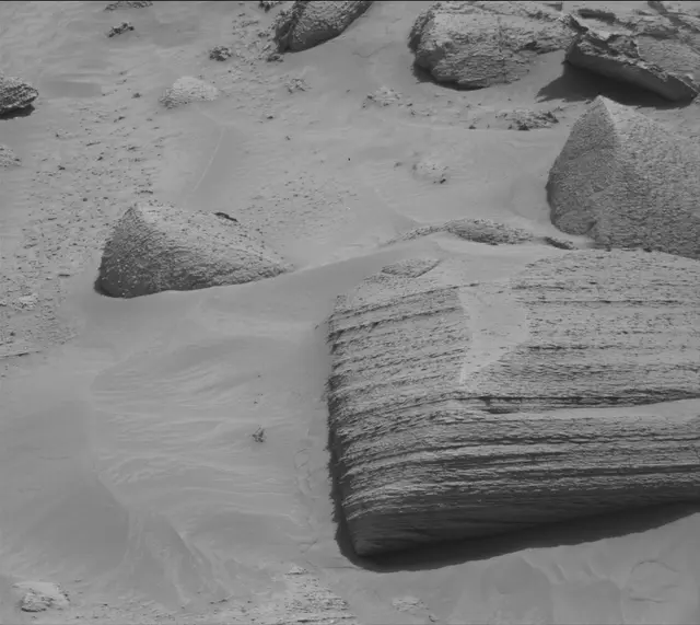 Sol 3786: Mast Camera (Mastcam)