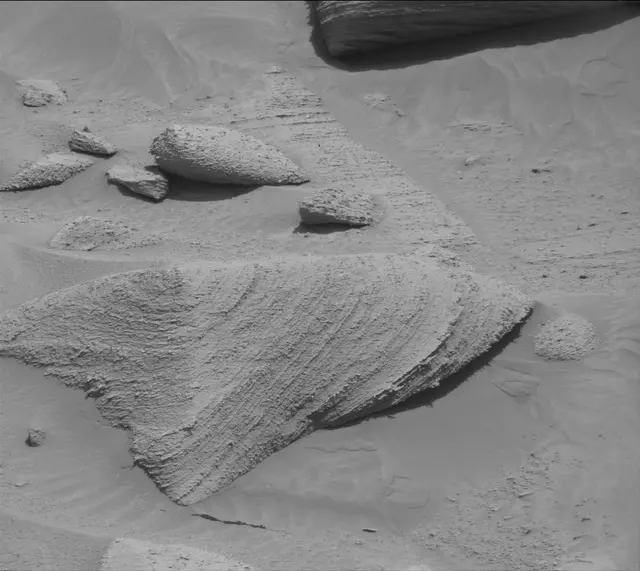 Sol 3786: Mast Camera (Mastcam)
