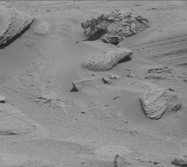Sol 3786: Mast Camera (Mastcam)