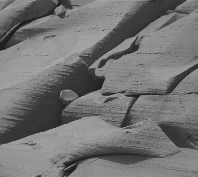 Sol 3794: Mast Camera (Mastcam)