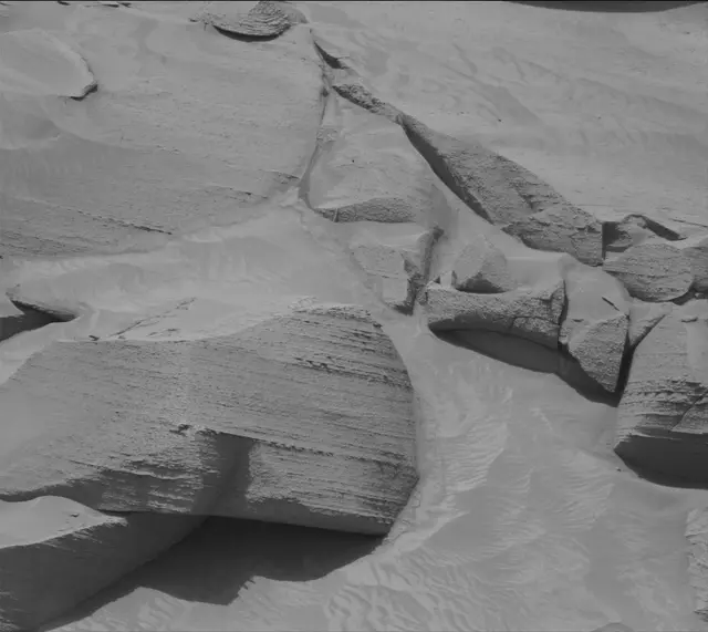 Sol 3794: Mast Camera (Mastcam)