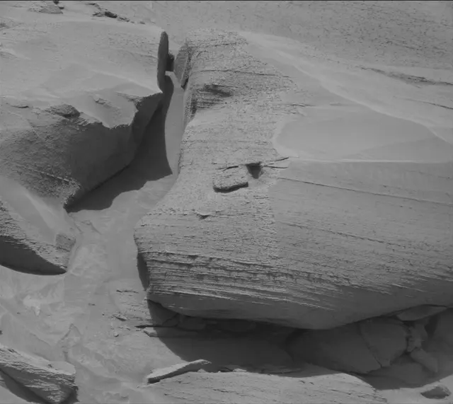 Sol 3794: Mast Camera (Mastcam)