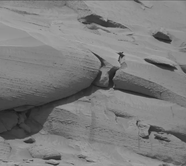 Sol 3794: Mast Camera (Mastcam)