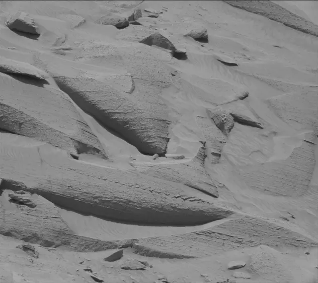 Sol 3794: Mast Camera (Mastcam)