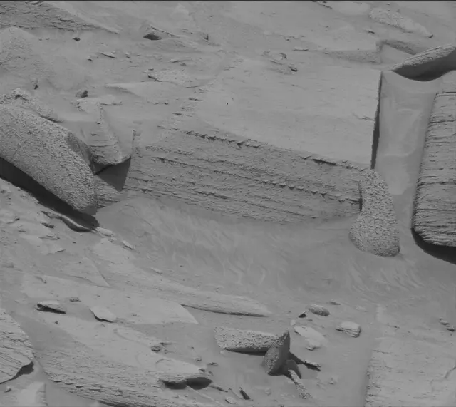 Sol 3794: Mast Camera (Mastcam)