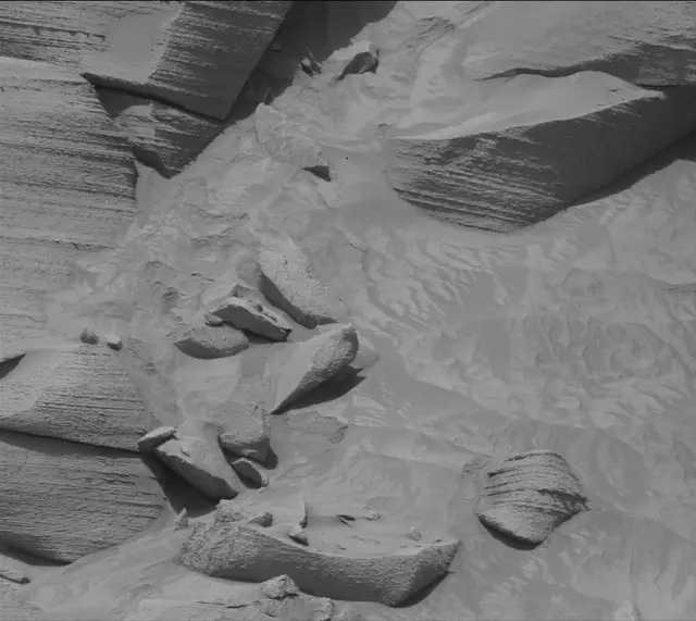 Sol 3794: Mast Camera (Mastcam)