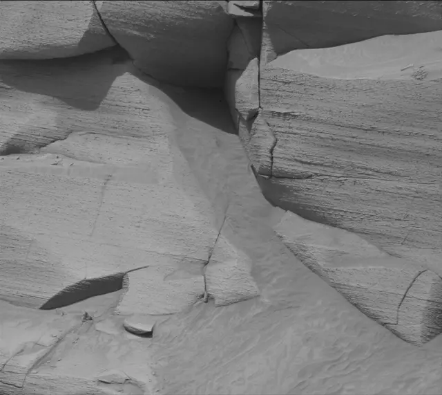 Sol 3794: Mast Camera (Mastcam)