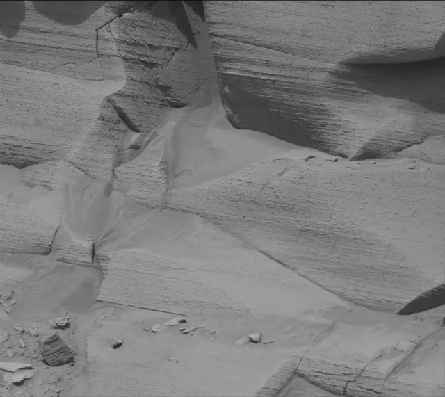 Sol 3794: Mast Camera (Mastcam)