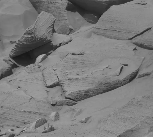 Sol 3794: Mast Camera (Mastcam)